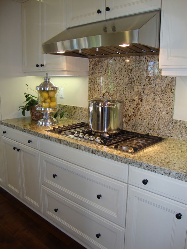 Granite Backsplash and Counter